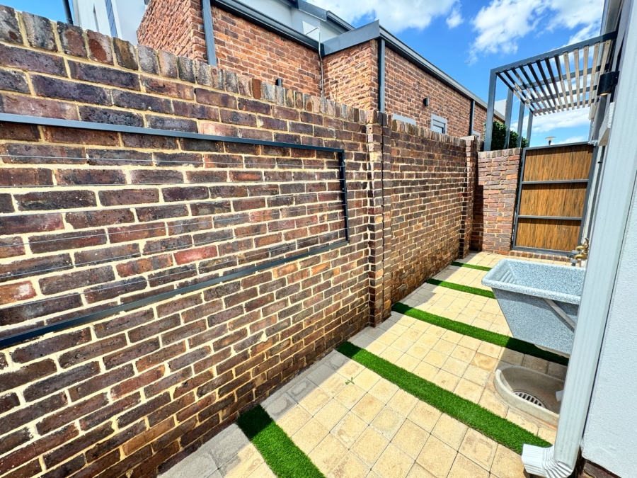 3 Bedroom Property for Sale in Helderzicht Eco Estate North West